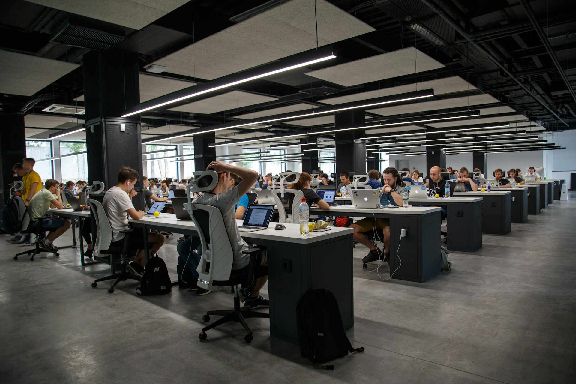 image-of-a-co-working-space-with-many-people-sitting-at-computers